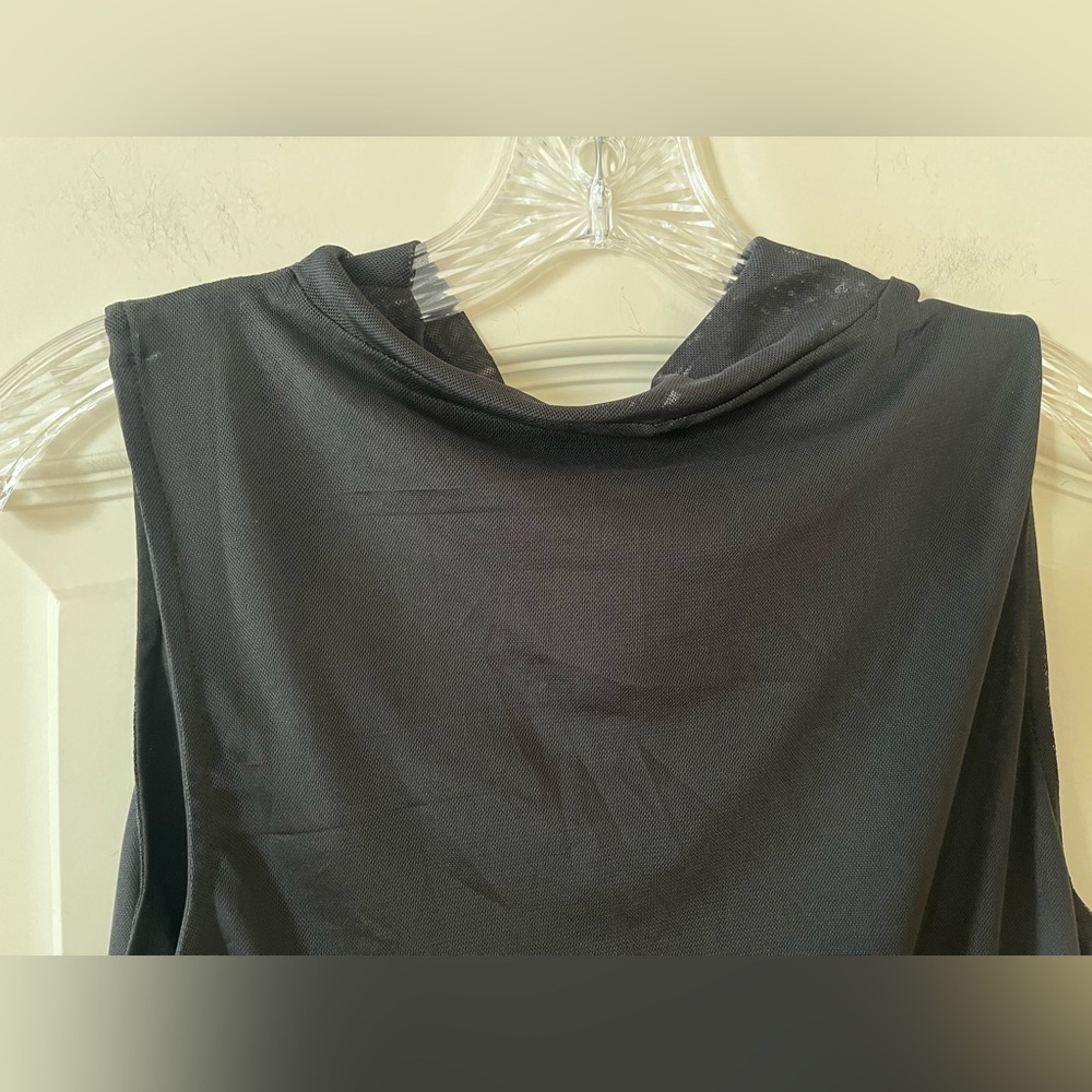 Halogen Rich Black Sleeveless Lined Drop Neckline Blouse Women’s Size Small - Picture 2 of 14